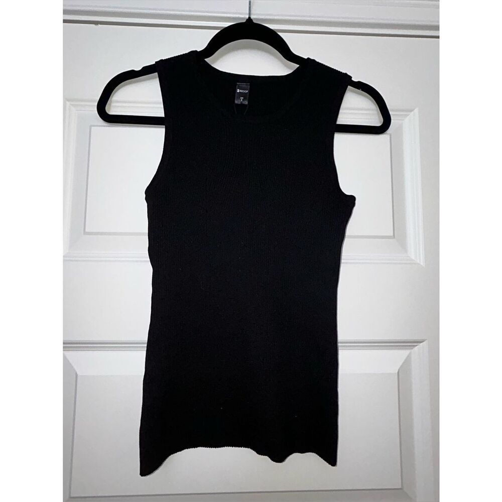 RUBZOOF Sleeveless Fitted Tank Top Shirt